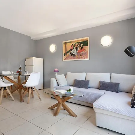 Oasis Royal E204 Semesterbostad *