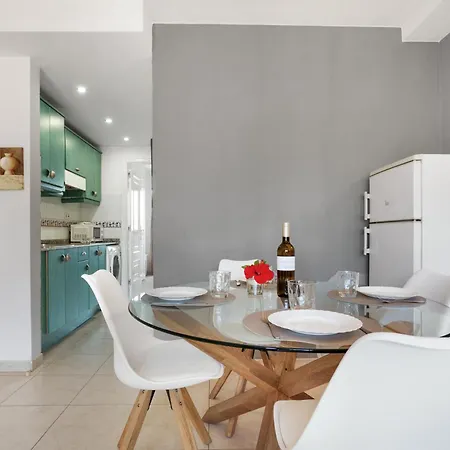 Oasis Royal E204 Semesterbostad